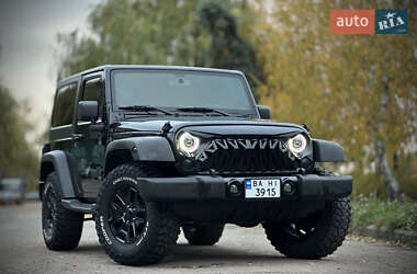 Внедорожник / Кроссовер Jeep Wrangler 2015 в 