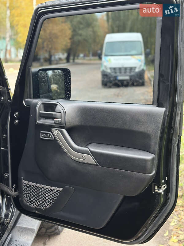 Внедорожник / Кроссовер Jeep Wrangler 2015 в Киеве фото 35 Внедорожник / Кроссовер Jeep Wrangler 2015 в Киеве