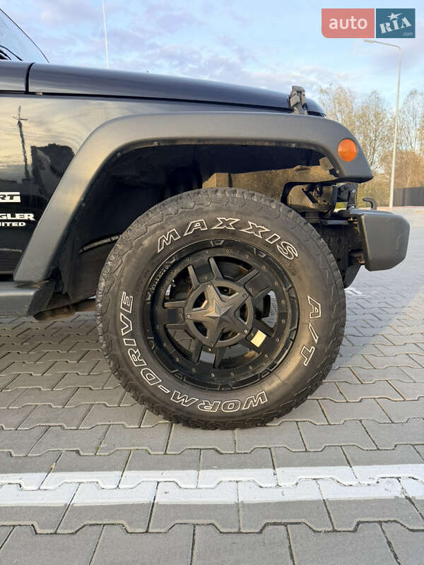 Внедорожник / Кроссовер Jeep Wrangler 2014 в Хмельницком