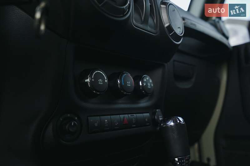 Внедорожник / Кроссовер Jeep Wrangler 2017 в Харькове