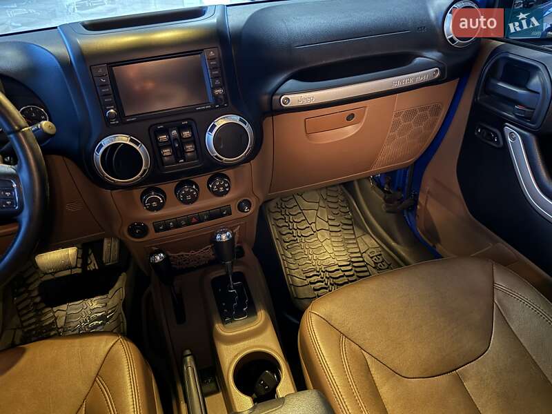 Внедорожник / Кроссовер Jeep Wrangler 2014 в Одессе