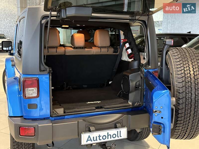 Внедорожник / Кроссовер Jeep Wrangler 2014 в Одессе