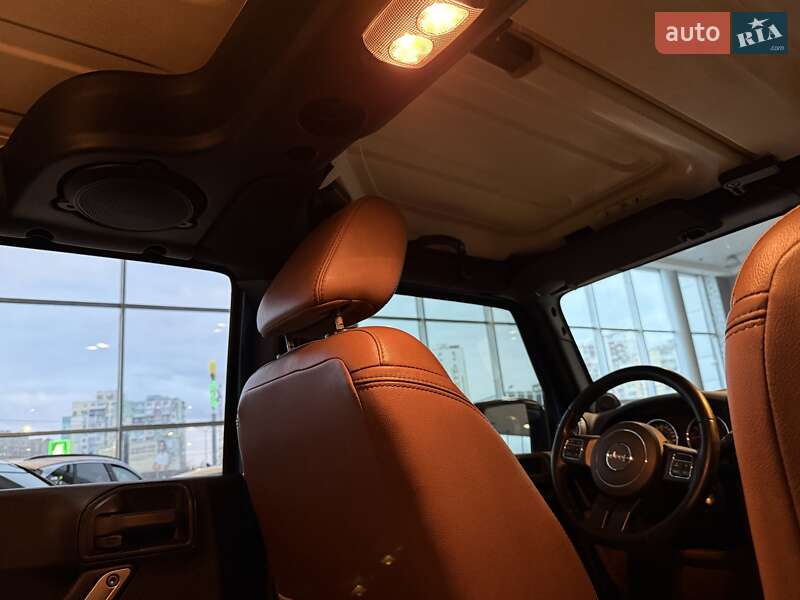 Внедорожник / Кроссовер Jeep Wrangler 2014 в Одессе