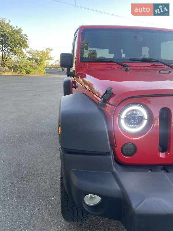 Внедорожник / Кроссовер Jeep Wrangler 2017 в Борисполе фото 16 Внедорожник / Кроссовер Jeep Wrangler 2017 в Борисполе