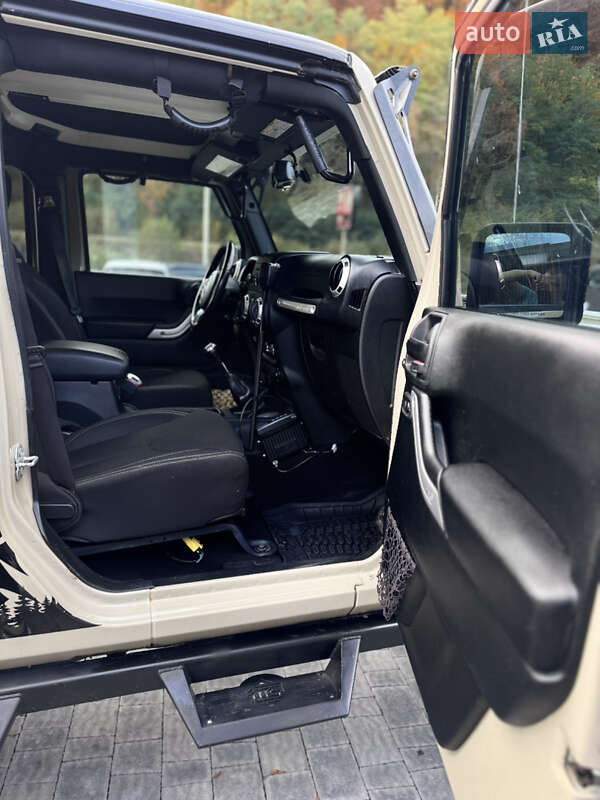 Внедорожник / Кроссовер Jeep Wrangler 2017 в Ивано-Франковске