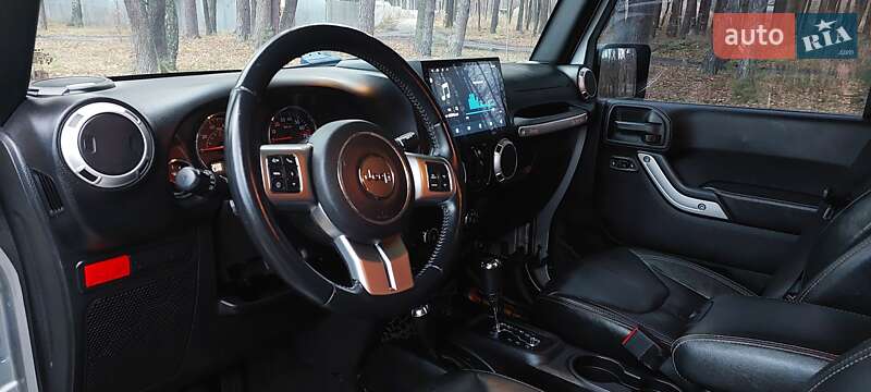 Позашляховик / Кросовер Jeep Wrangler 2015 в Дубні фото 25 Позашляховик / Кросовер Jeep Wrangler 2015 в Дубні