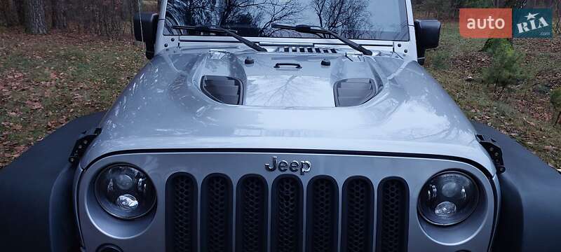 Позашляховик / Кросовер Jeep Wrangler 2015 в Дубні фото 2 Позашляховик / Кросовер Jeep Wrangler 2015 в Дубні