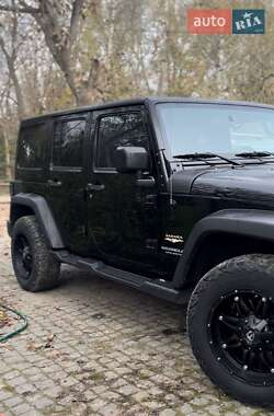 Позашляховик / Кросовер Jeep Wrangler 2014 в Чернівцях