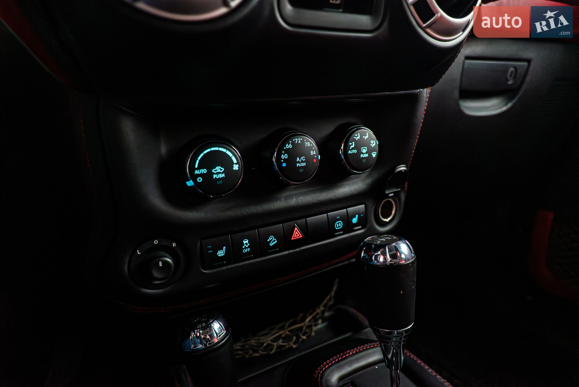 2011 Jeep Wrangler - мініатюра 18