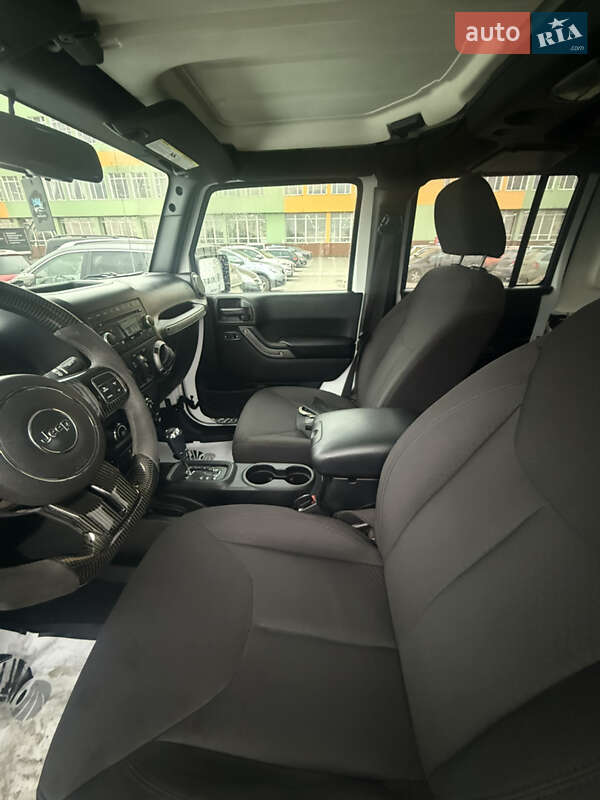 Позашляховик / Кросовер Jeep Wrangler 2016 в Луцьку фото 9 Позашляховик / Кросовер Jeep Wrangler 2016 в Луцьку
