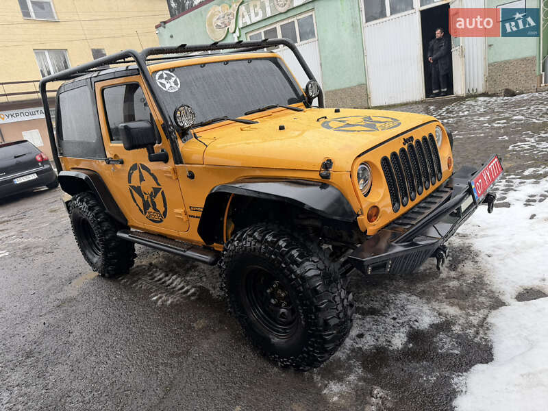Позашляховик / Кросовер Jeep Wrangler 2012 в Мукачевому