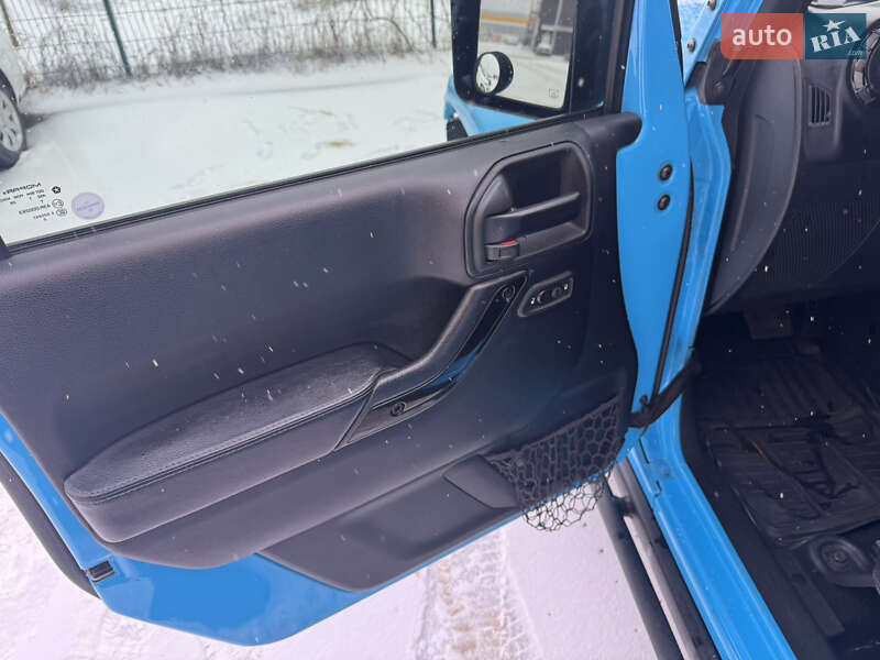 Внедорожник / Кроссовер Jeep Wrangler 2017 в Харькове фото 11 Внедорожник / Кроссовер Jeep Wrangler 2017 в Харькове