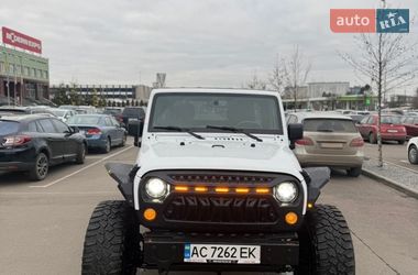 Позашляховик / Кросовер Jeep Wrangler 2016 в Луцьку