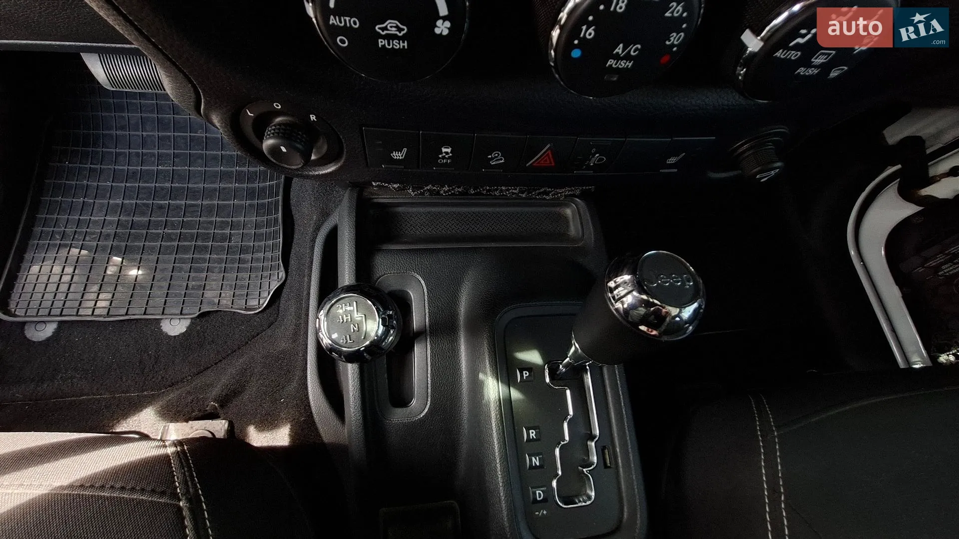 2017 Jeep Wrangler - мініатюра 25