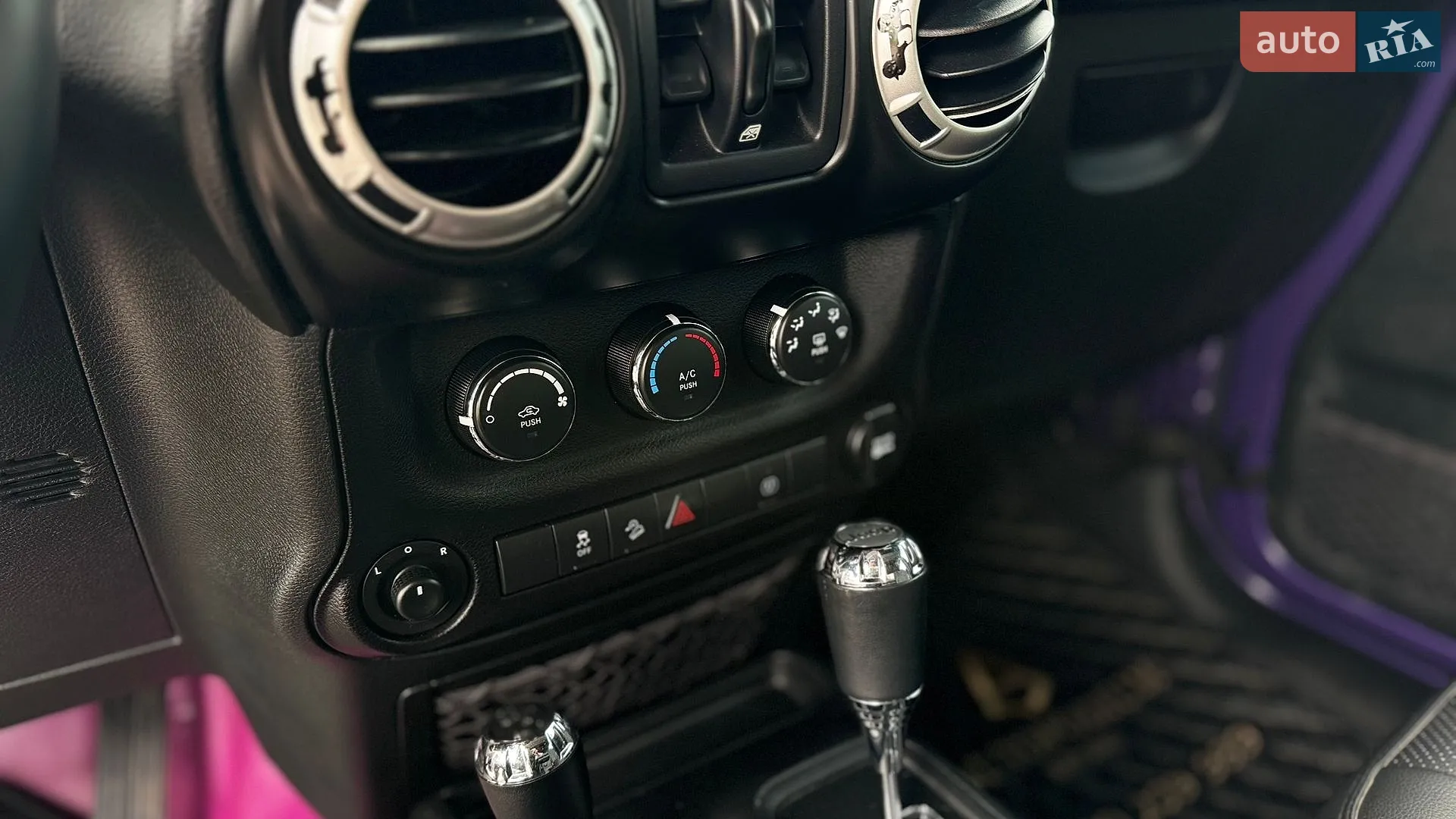 2017 Jeep Wrangler - мініатюра 31