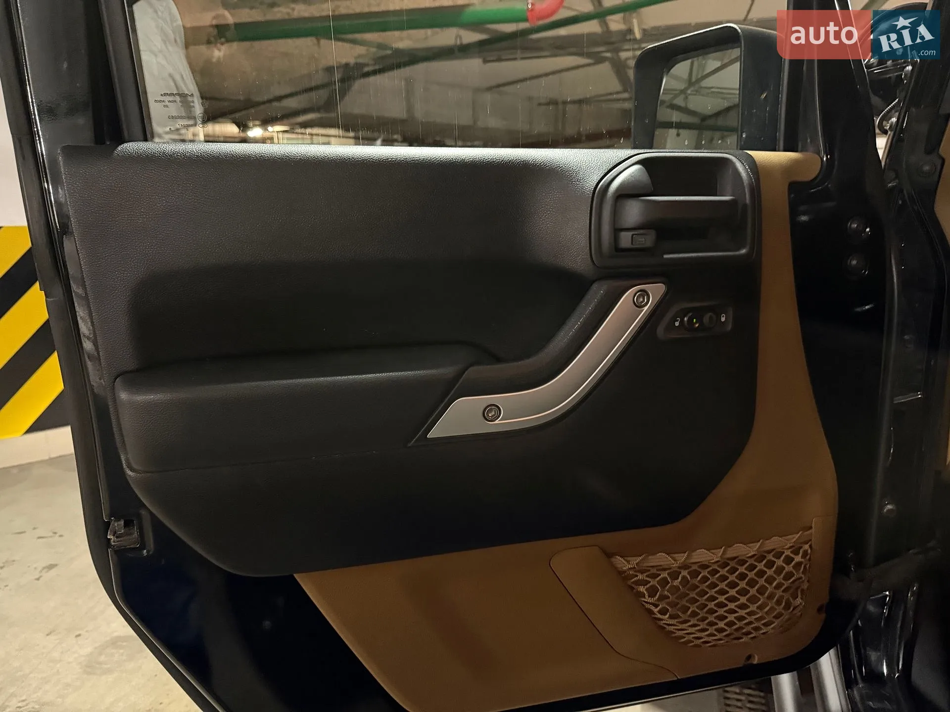 2011 Jeep Wrangler - мініатюра 28
