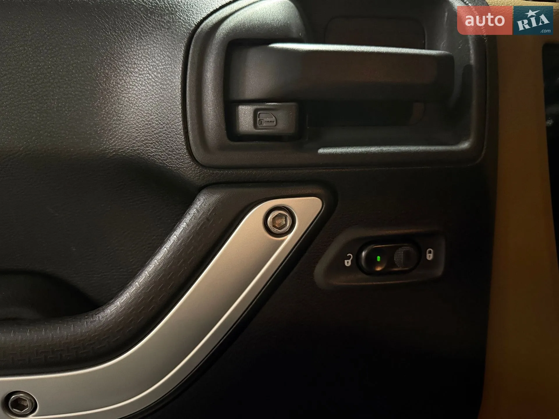2011 Jeep Wrangler - мініатюра 29