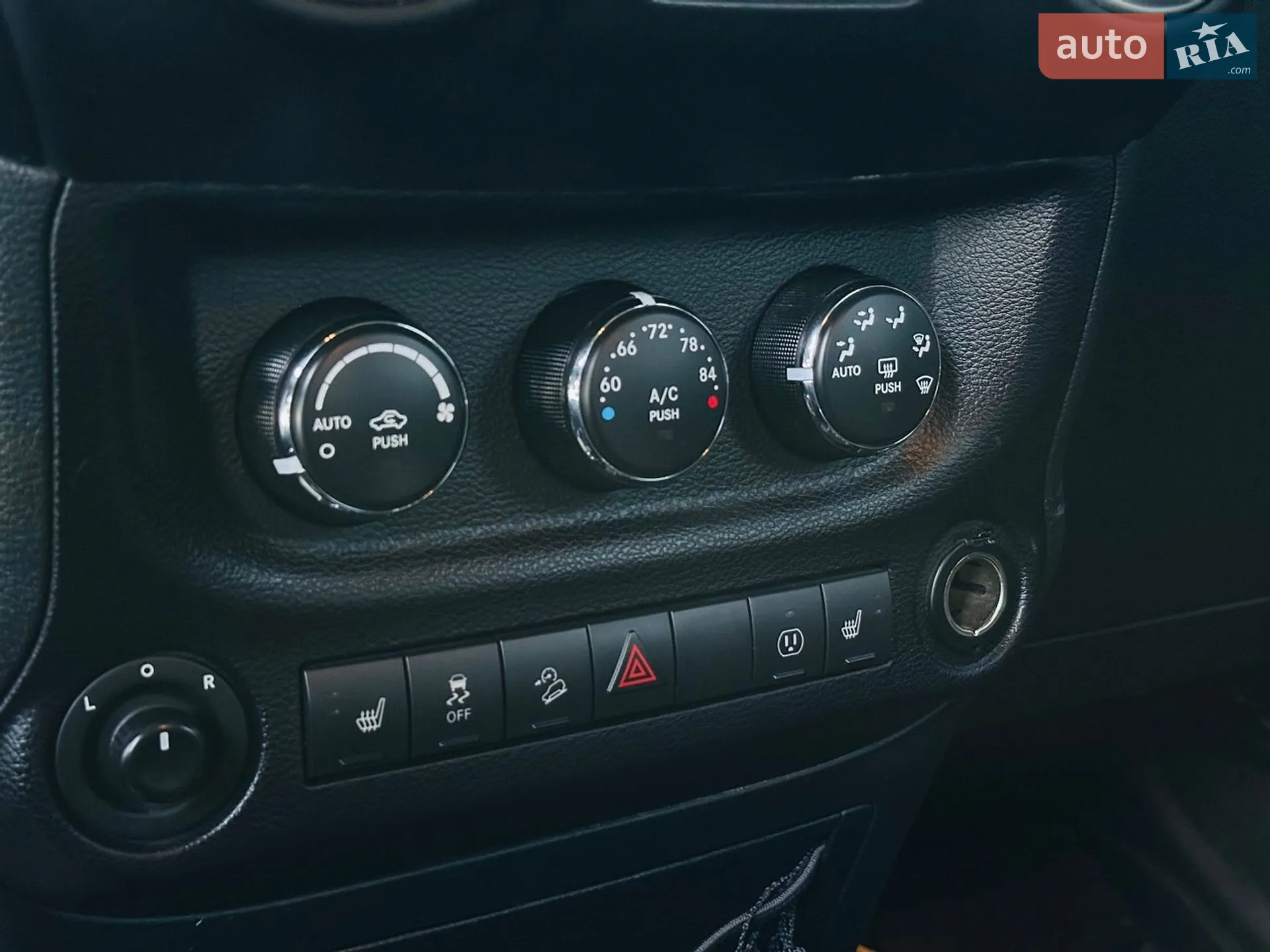 2016 Jeep Wrangler - мініатюра 25