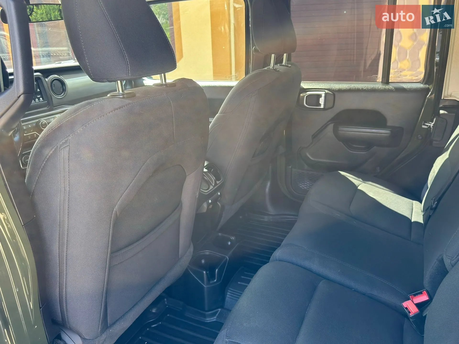 2022 Jeep Wrangler - мініатюра 18