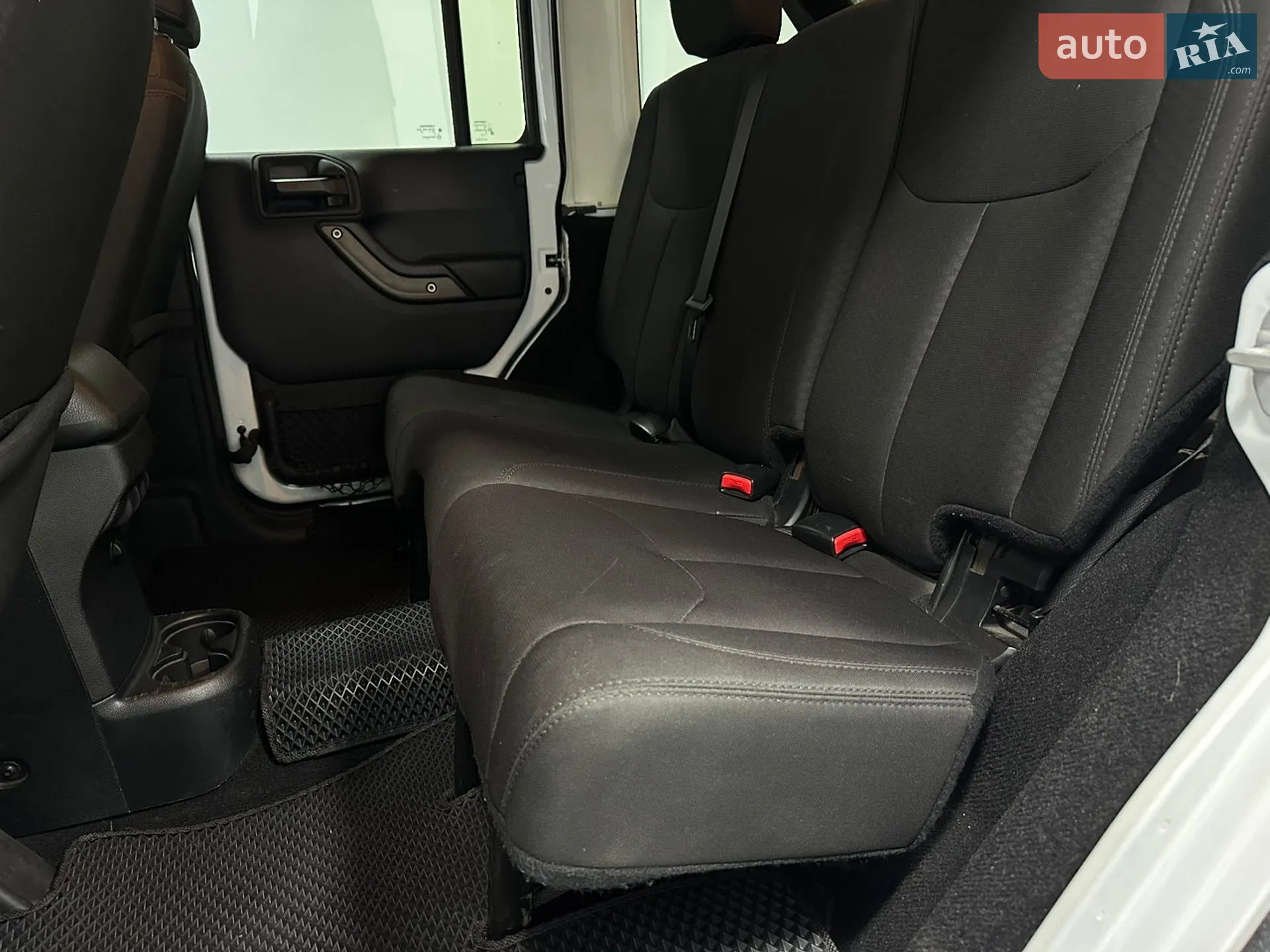 2017 Jeep Wrangler - мініатюра 27