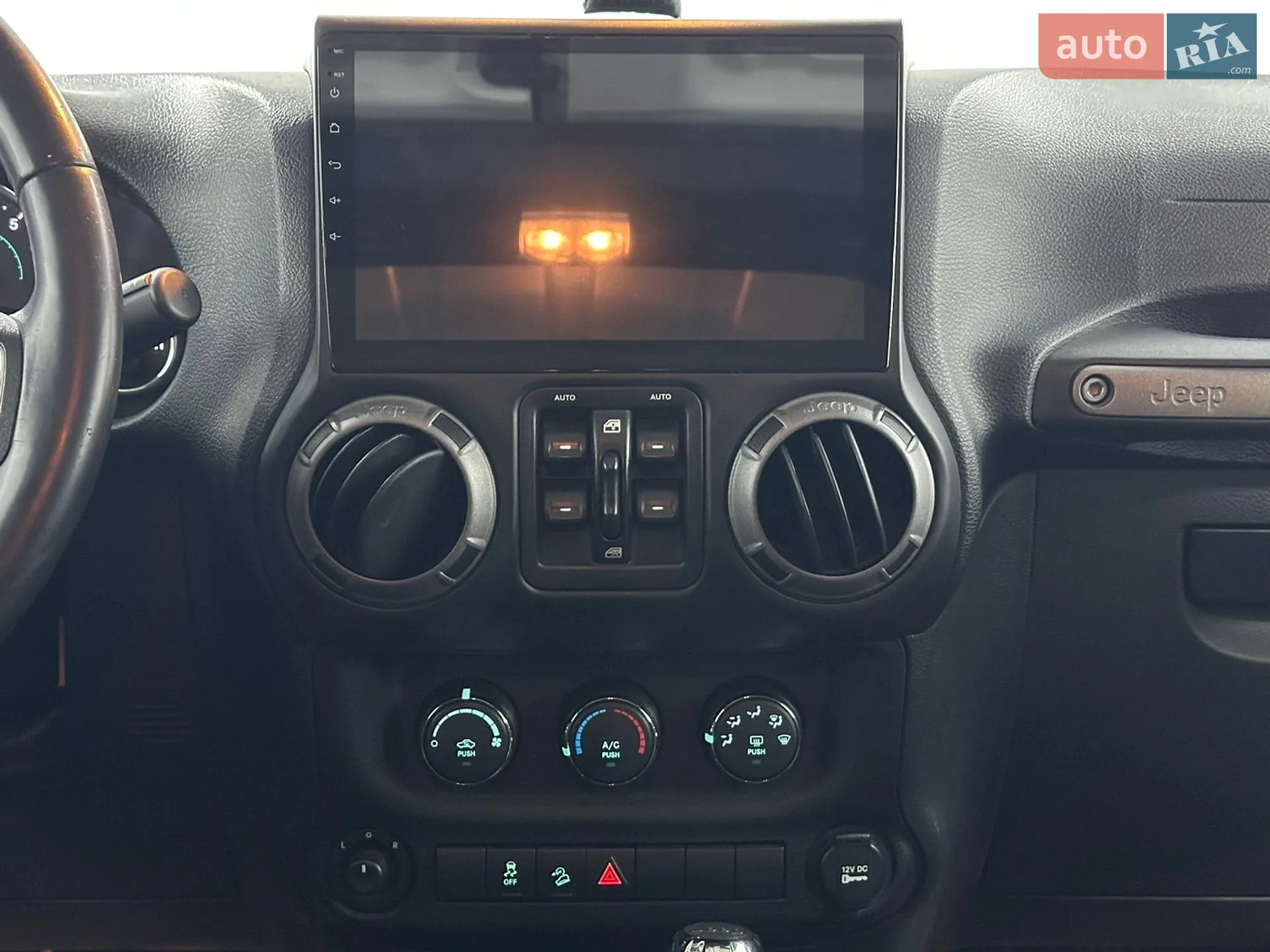 2017 Jeep Wrangler - мініатюра 30