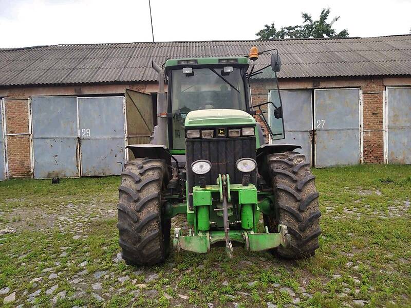 John Deere 8400