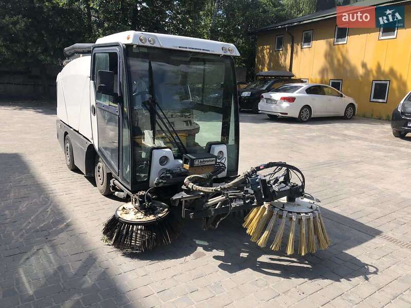 Уборочная машина Johnston Sweepers 142A101T 2011 в Львове