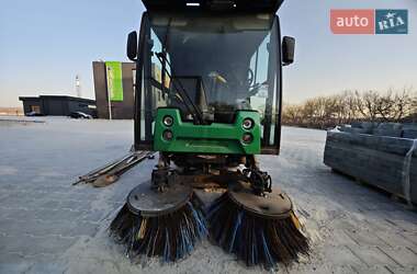 Прибиральна машина Johnston Sweepers 142A101T 2010 в 