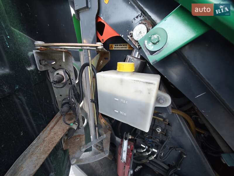 Уборочная машина Johnston Sweepers 142A101T 2010 в Ровно