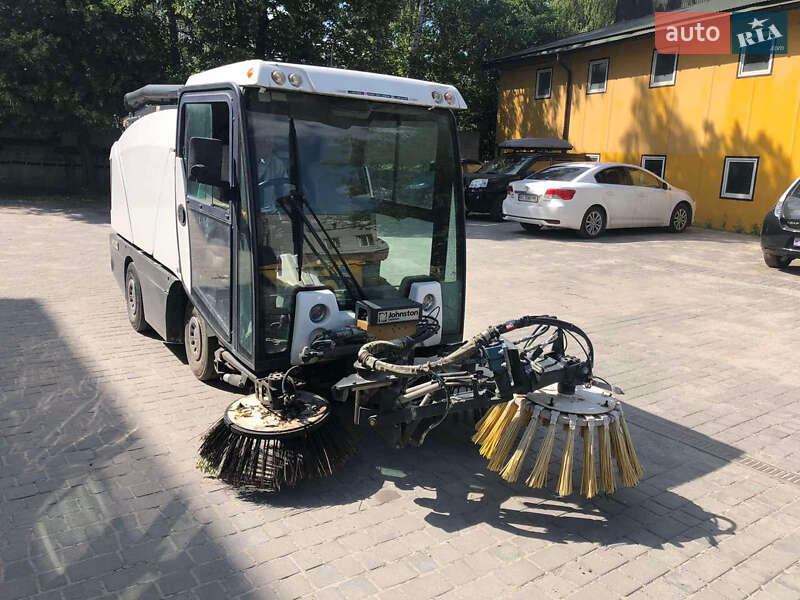Прибиральна машина Johnston Sweepers Compact 2011 в Львові фото 3 Прибиральна машина Johnston Sweepers Compact 2011 в Львові