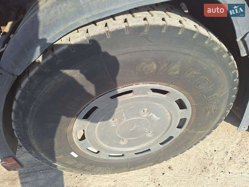 Для перевозки животных - полуприцеп Jumbo DO 240 Z3 1995 в Днепре