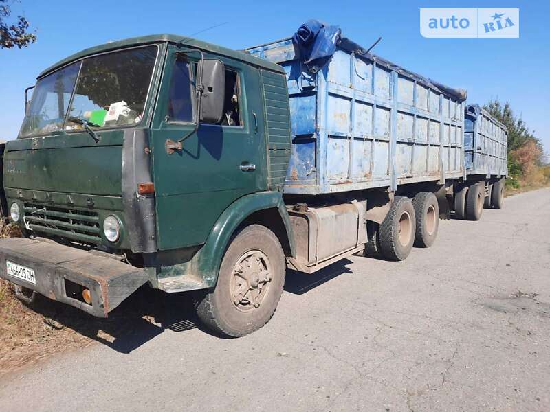Зерновоз КамАЗ 53212 1990 в 