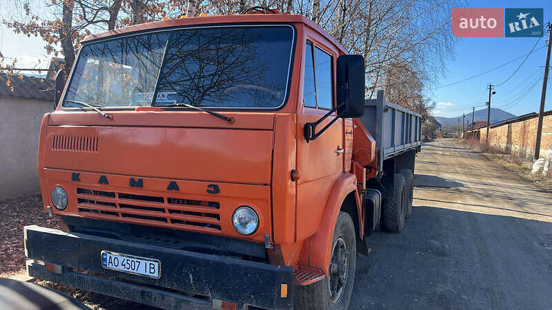 Самосвал КамАЗ 53212 1993 в Тячеве