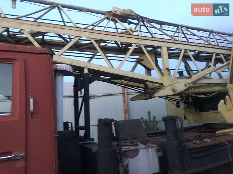Автокран КамАЗ 53213 1990 в Львові