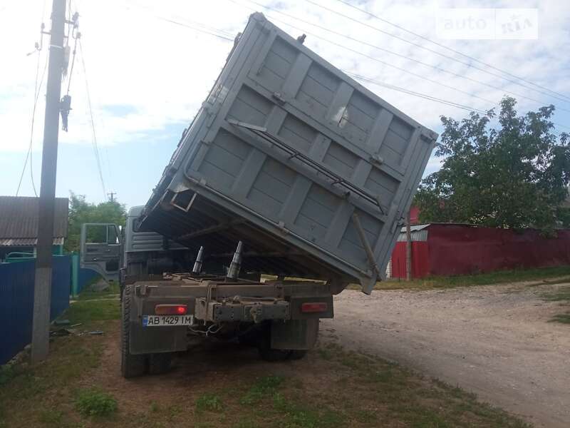 Самосвал КамАЗ 53215 2004 в Тростянце
