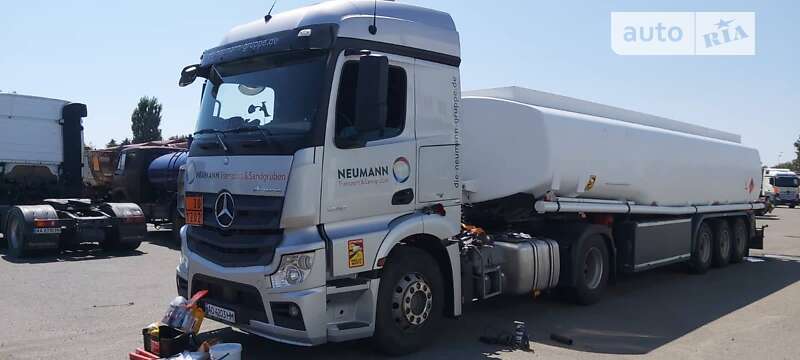 Цистерна полуприцеп Kassbohrer STB 1992 в Киеве