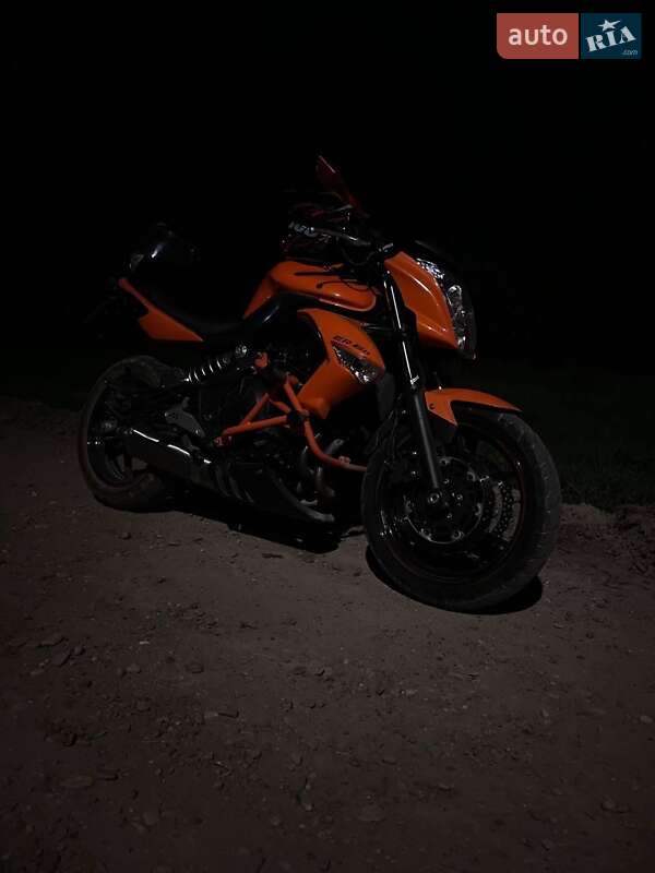 Мотоцикли Kawasaki ER-6N 2011 в Сторожинці