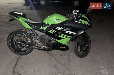 Спортбайк Kawasaki EX 250 2013 в Запорожье