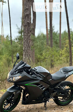 Спортбайк Kawasaki EX 300 2014 в Киеве