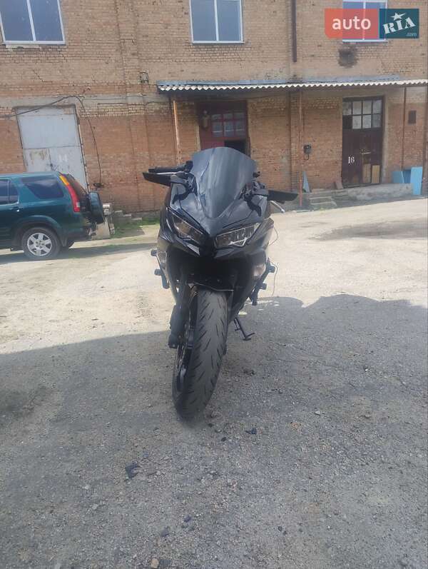 Мотоцикл Спорт-туризм Kawasaki EX 650 2020 в 