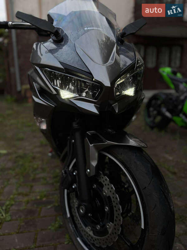 Спортбайк Kawasaki EX 650 2021 в Чернівцях