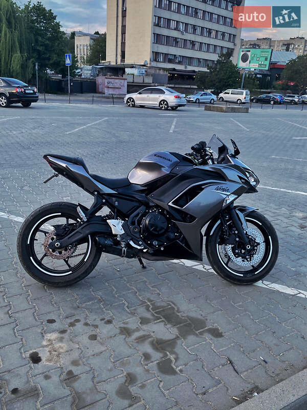 Спортбайк Kawasaki EX 650 2021 в Чернівцях