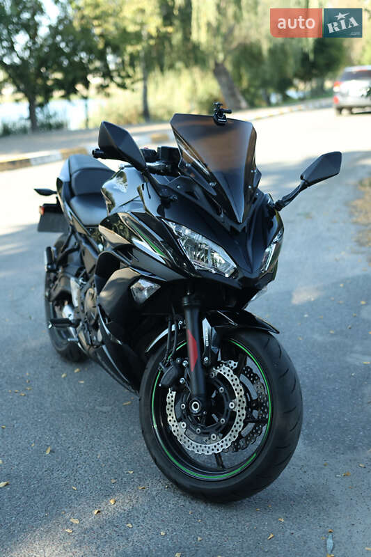 Мотоцикл Спорт-туризм Kawasaki EX 650 2018 в 