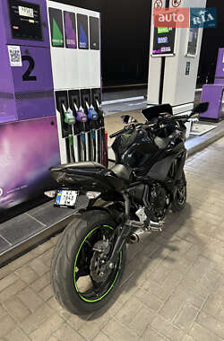 Спортбайк Kawasaki EX 650 2018 в 