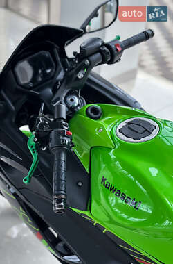 Спортбайк Kawasaki EX 650 2022 в 