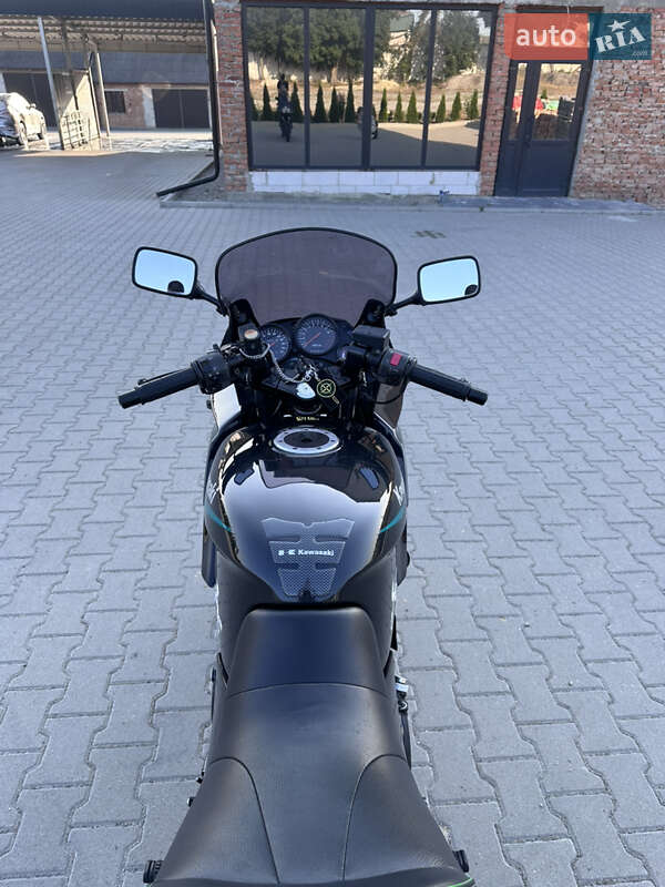 Спортбайк Kawasaki GPZ 2001 в Хоросткове