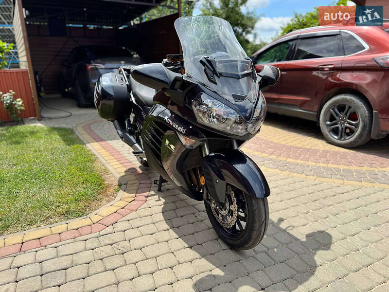 Мотоцикл Спорт-туризм Kawasaki GTR 1400 2015 в Киеве