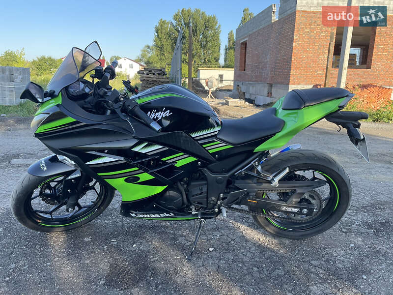 Спортбайк Kawasaki Ninja 250 2016 в Хмельницком