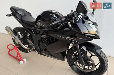 Спортбайк Kawasaki Ninja 250 2016 в 