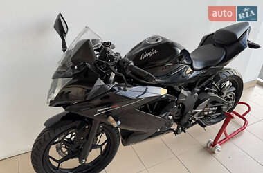 Спортбайк Kawasaki Ninja 250 2016 в 